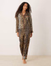 Hope & Ivy – Brun, leopardmönstrad pyjamas i satin med topp och byxor | ASOS